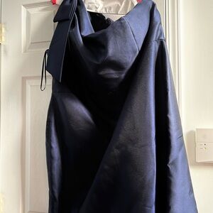 Elegant Navy Blue Gown Size 24